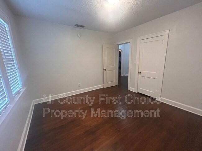 Building Photo - 2511 55th Ave N