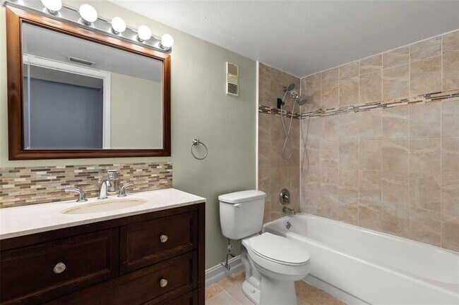 Building Photo - 7430 Sunshine Skyway Ln S