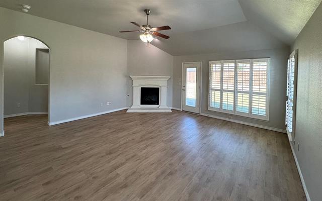 Building Photo - 1113 Seguin Rd