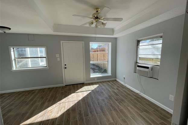 Building Photo - 69 Neyland St