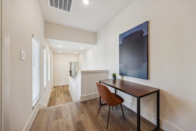 Building Photo - 5903 Urban Pnes St