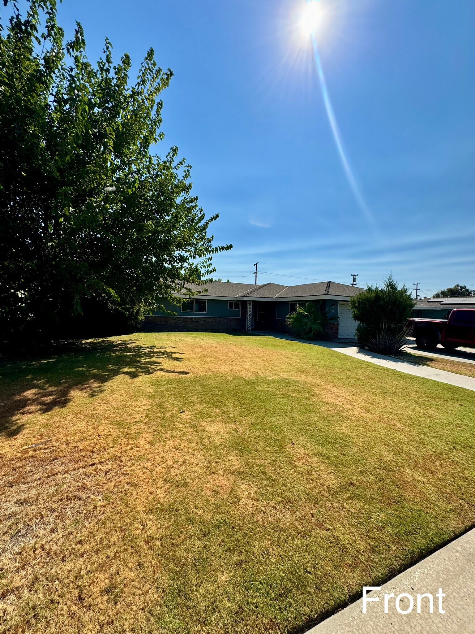 Building Photo - 1900 Westbrook Dr