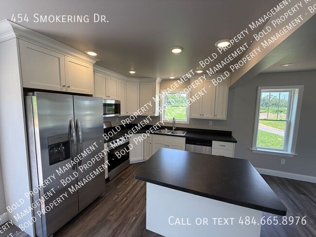 Building Photo - 454 Smokering Dr