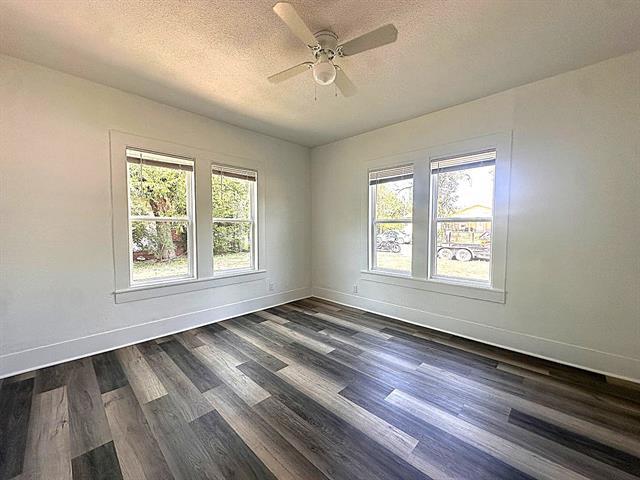 Building Photo - 2108 Ave D