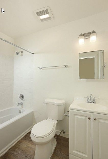 Building Photo - 1004 W Clark Ave