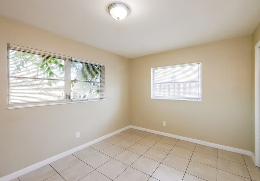 Building Photo - 3645 Valais Dr