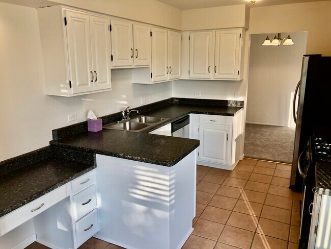 Building Photo - 1426 Clairmont Ct
