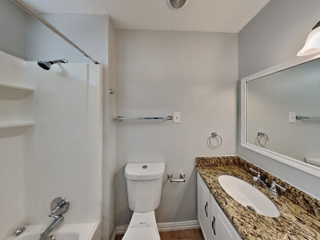 Building Photo - Spacious 3-Bed, 2-Bath Home in Allen, TX with Split Floor Plan, Double Oven & Large Shaded Backyard