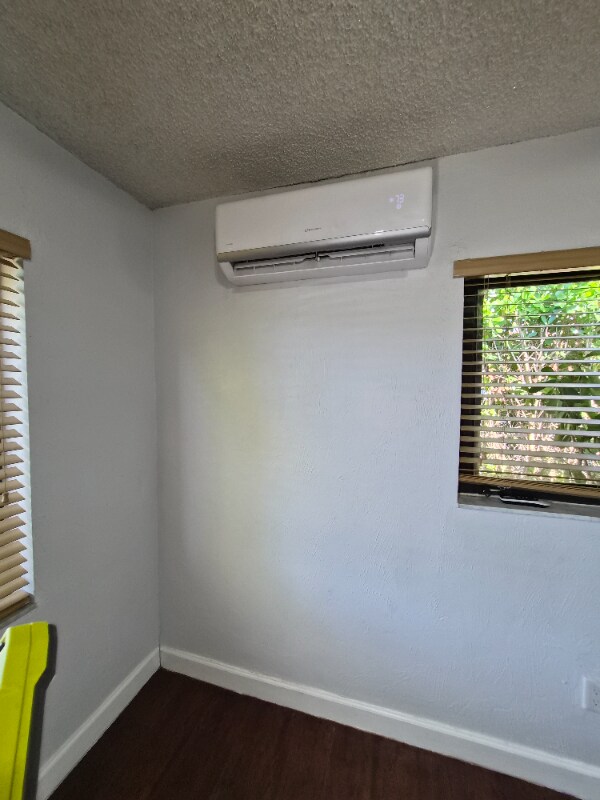 Building Photo - 1715 SW 67th Ct