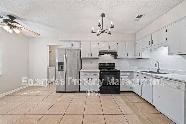 Building Photo - 7103 Tagen Dr