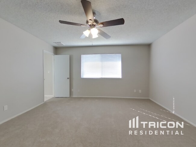 Building Photo - 4925 W Mescal St
