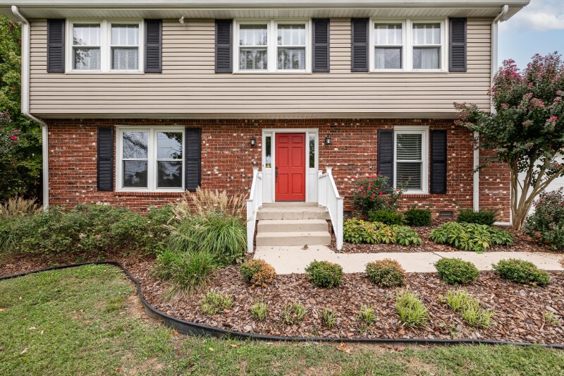 Building Photo - 924 Saundersville Ferry Rd