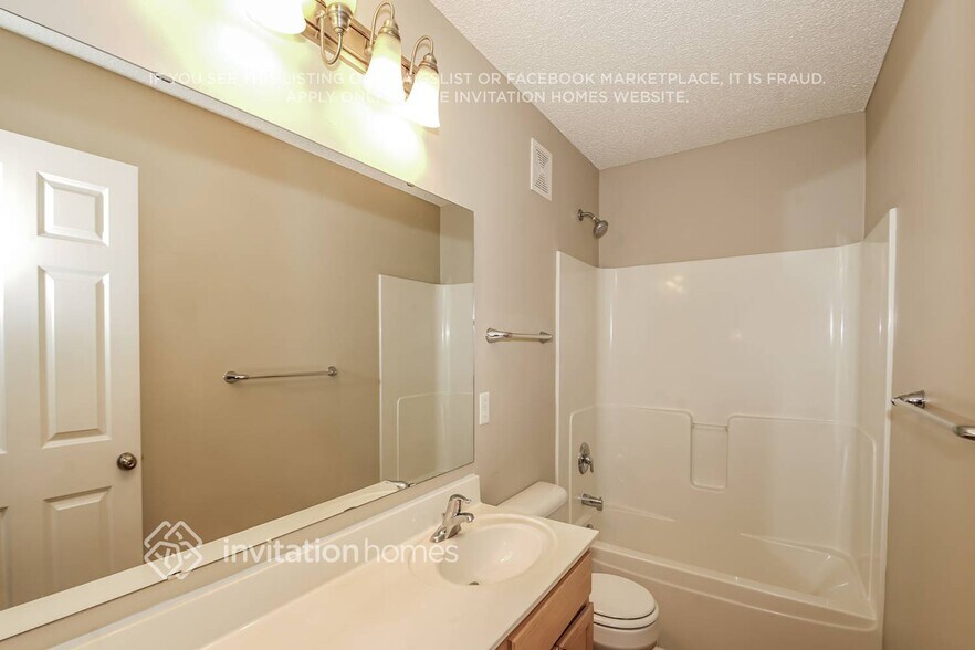 Building Photo - 15842 Cobblestone Lake Pkwy