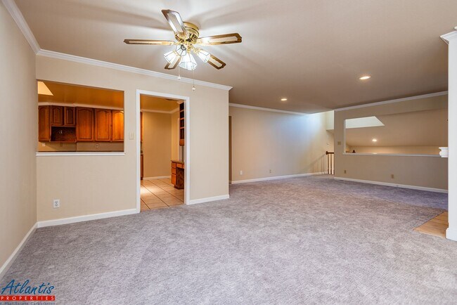 Building Photo - Beautiful Home | Desirable Location