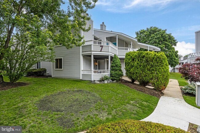 Building Photo - 702 Abbey Ct