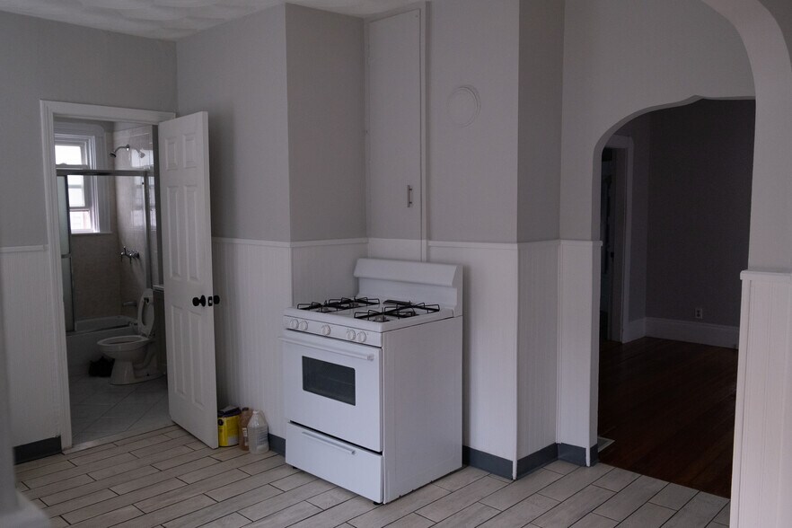 Kitchen - 22 Woonasquatucket Ave