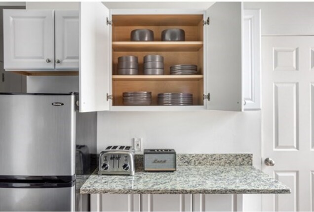 Building Photo - 541 E Broadway