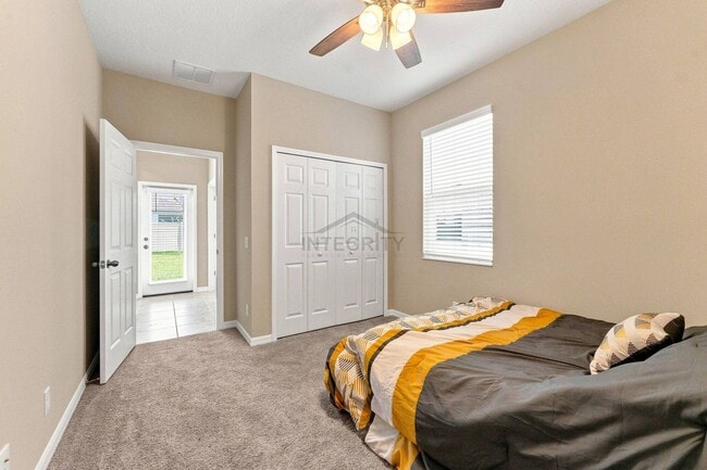Building Photo - 9464 Crescent Ray Dr