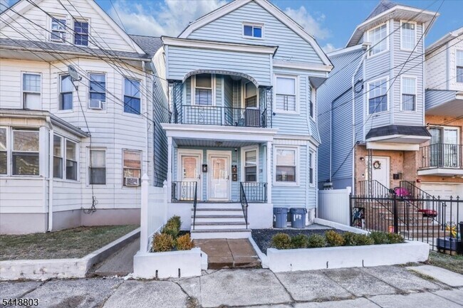 Building Photo - 342 Sanford Ave