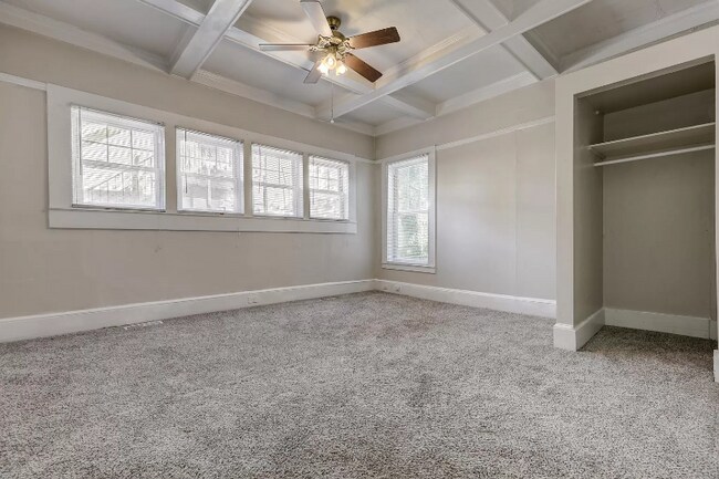 Building Photo - 615 Linwood Ave NE