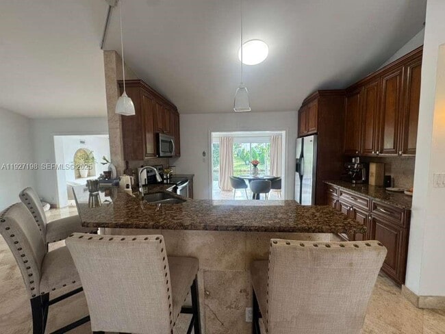 Building Photo - 332 NW 47th Ave