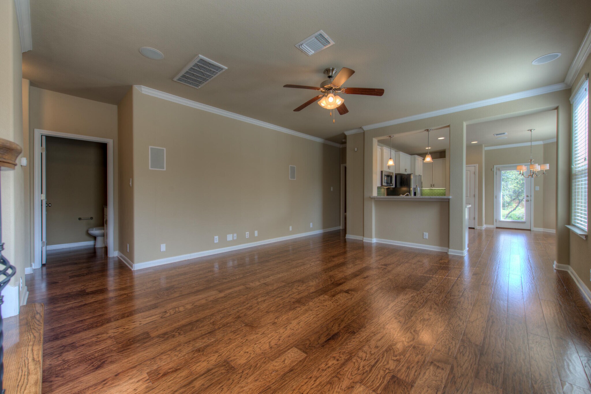 Building Photo - 405 S Meadowlark St
