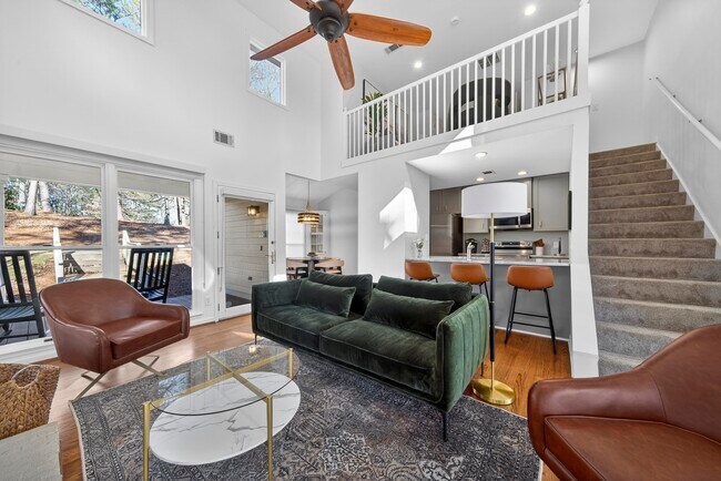 Building Photo - 1002 Cupp Ln