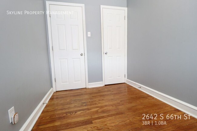 Building Photo - 2642 S 66th St
