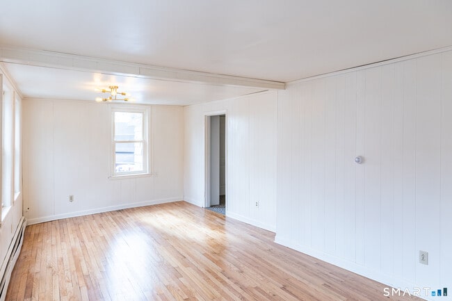 Building Photo - 84 Front St