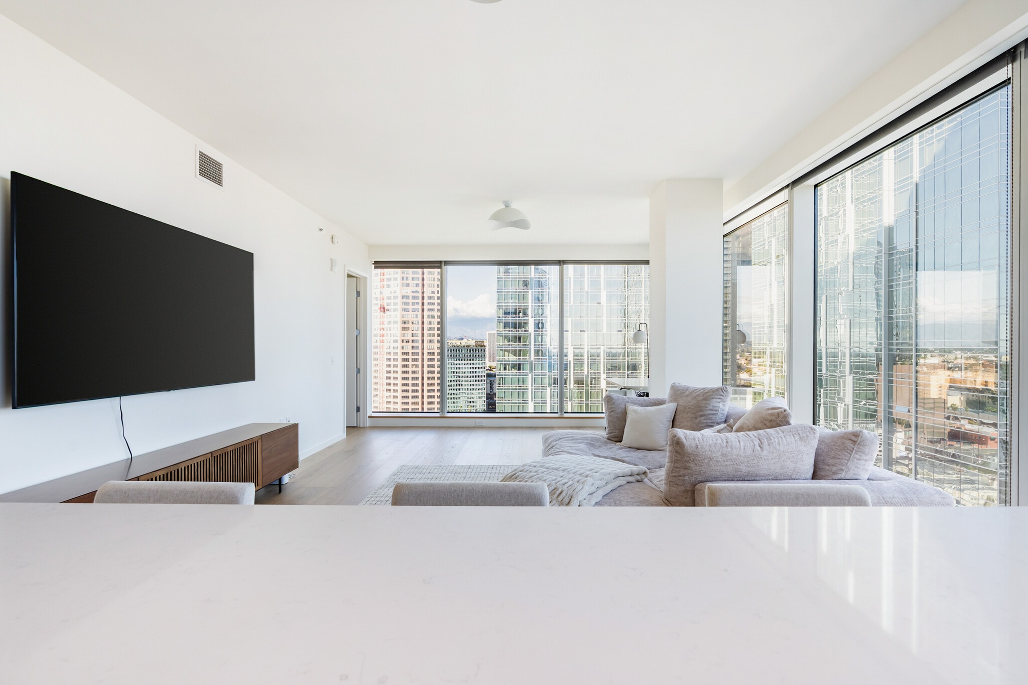 Building Photo - 889 Francisco St