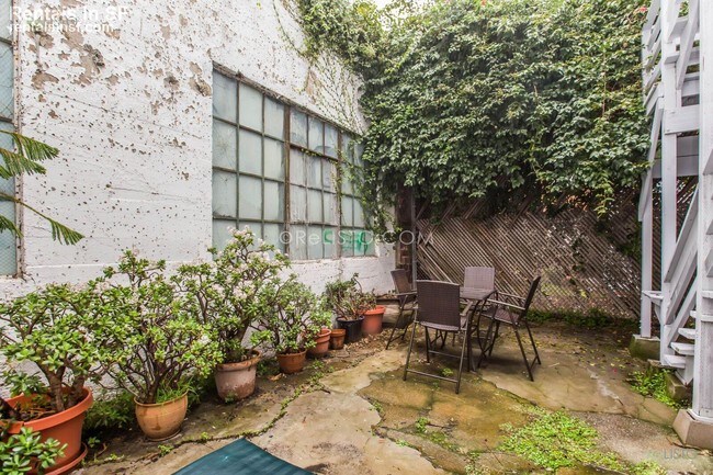 Building Photo - 435 Tehama St