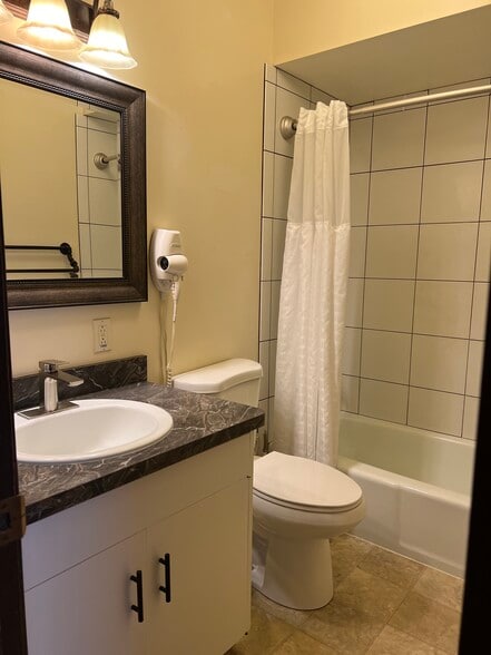 Building Photo - 1417 13th St S