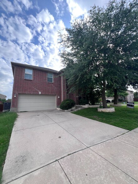 Primary Photo - 10790 Midway Dr
