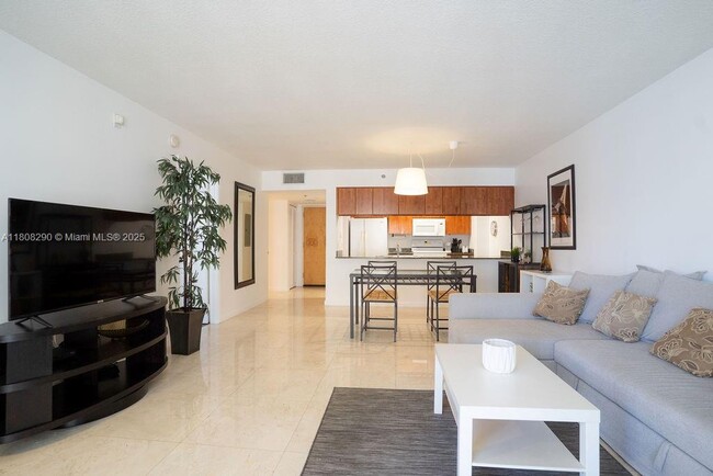 Building Photo - 1200 Brickell Bay Dr