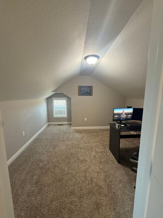 Building Photo - 3702 Delwood Dr