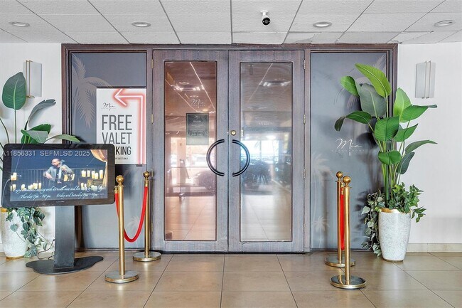 Building Photo - 1980 S Ocean Dr