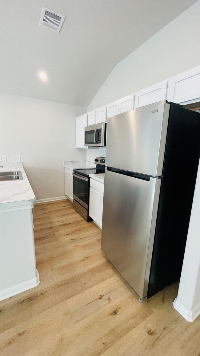 Building Photo - 958 Rd 5702