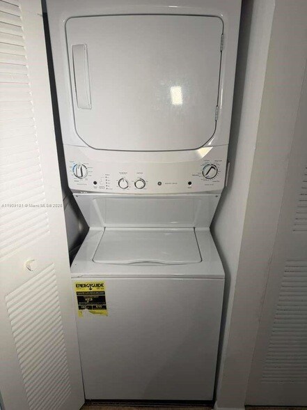 Building Photo - 133 NE 2nd Ave