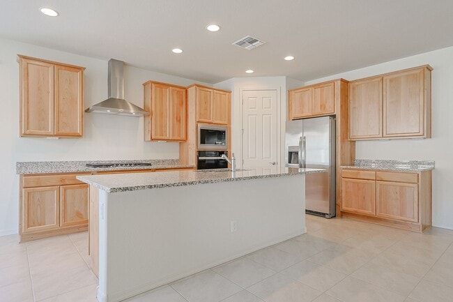 Building Photo - Beautiful 4 Bedroom Home in Aloravita Community