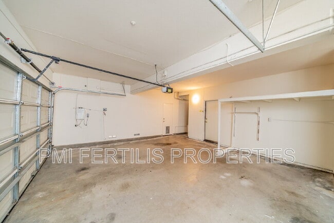 Building Photo - 5055 St Albert Dr
