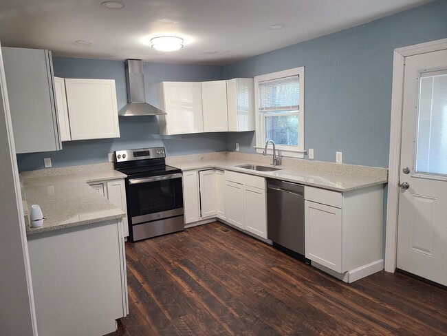Building Photo - 3 bedroom, 2 bath home - Burgaw