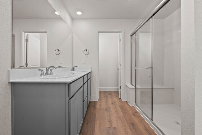 Building Photo - The Aspen - Luxurious 3 Bedroom 2.5 Bath T...