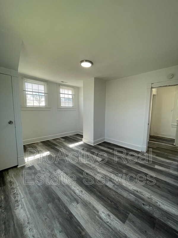 Building Photo - 815 W 34th St