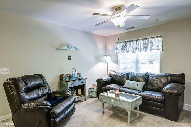 Building Photo - 2 br, 1 bath Apartment - Tooley Place
