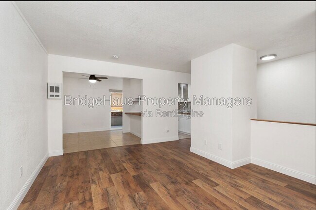 Building Photo - 3230 Ashford St
