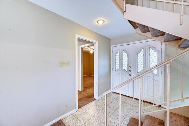 Building Photo - 2610 Princess Ln