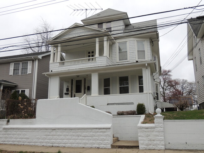 Primary Photo - 190 Pacific St