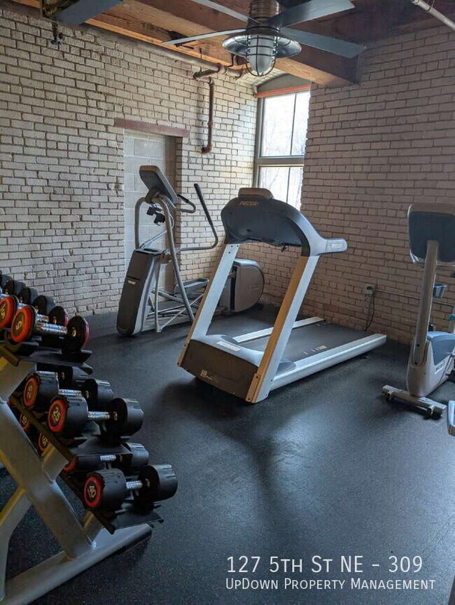 Building Photo - 127 5th St NE