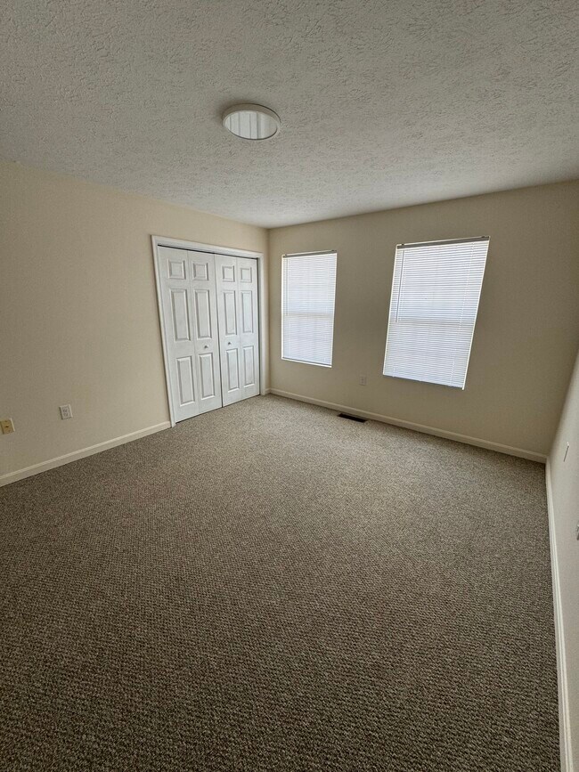 Building Photo - 376 Woodstock Ln