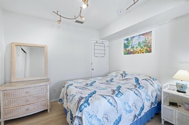 Building Photo - 723 S Brink Ave